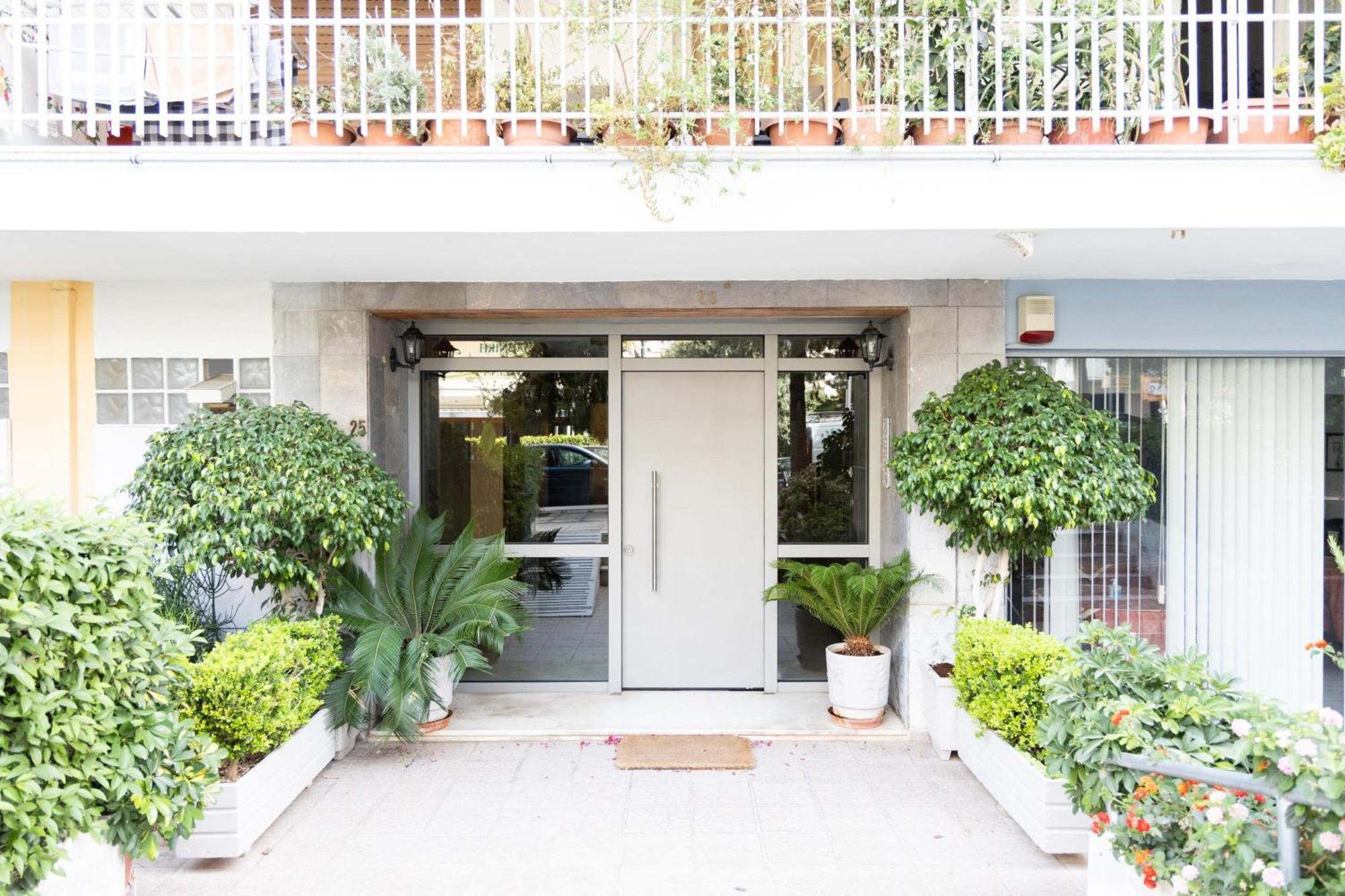 A Luxury & Comfortable Apt In Athena Bagian luar foto
