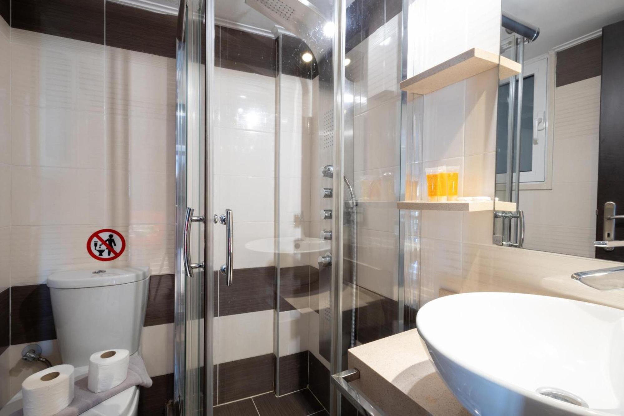 A Luxury & Comfortable Apt In Athena Bagian luar foto