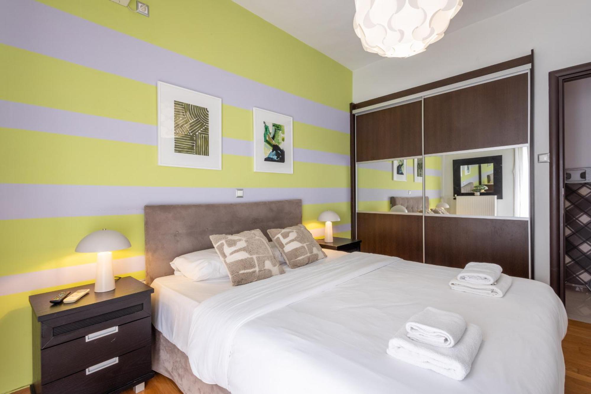 A Luxury & Comfortable Apt In Athena Bagian luar foto