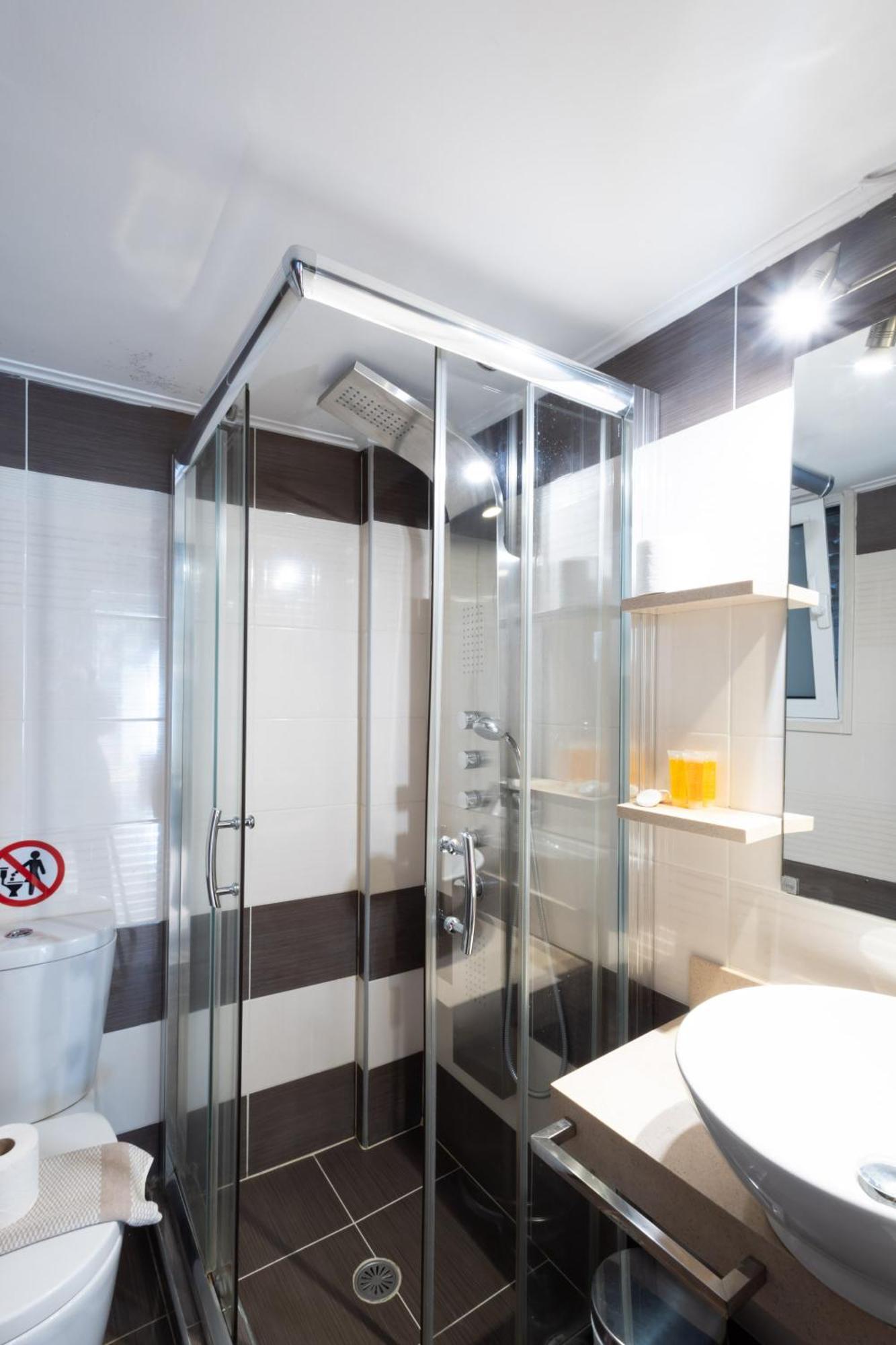 A Luxury & Comfortable Apt In Athena Bagian luar foto